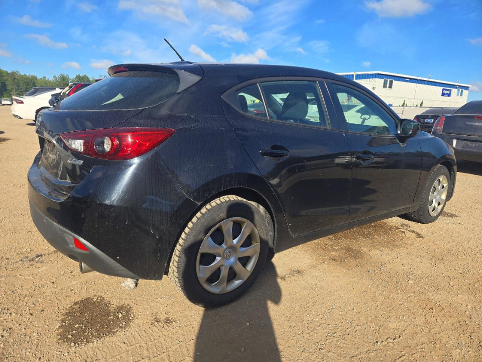 Mazda 3 2015 — Copart