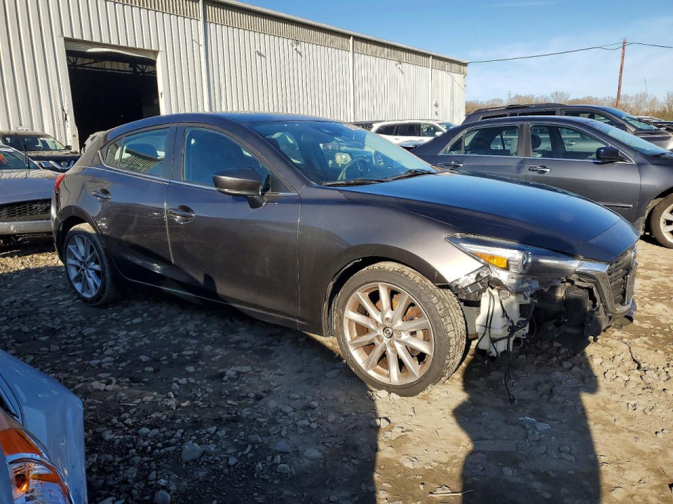 Mazda 3 2017 — Copart