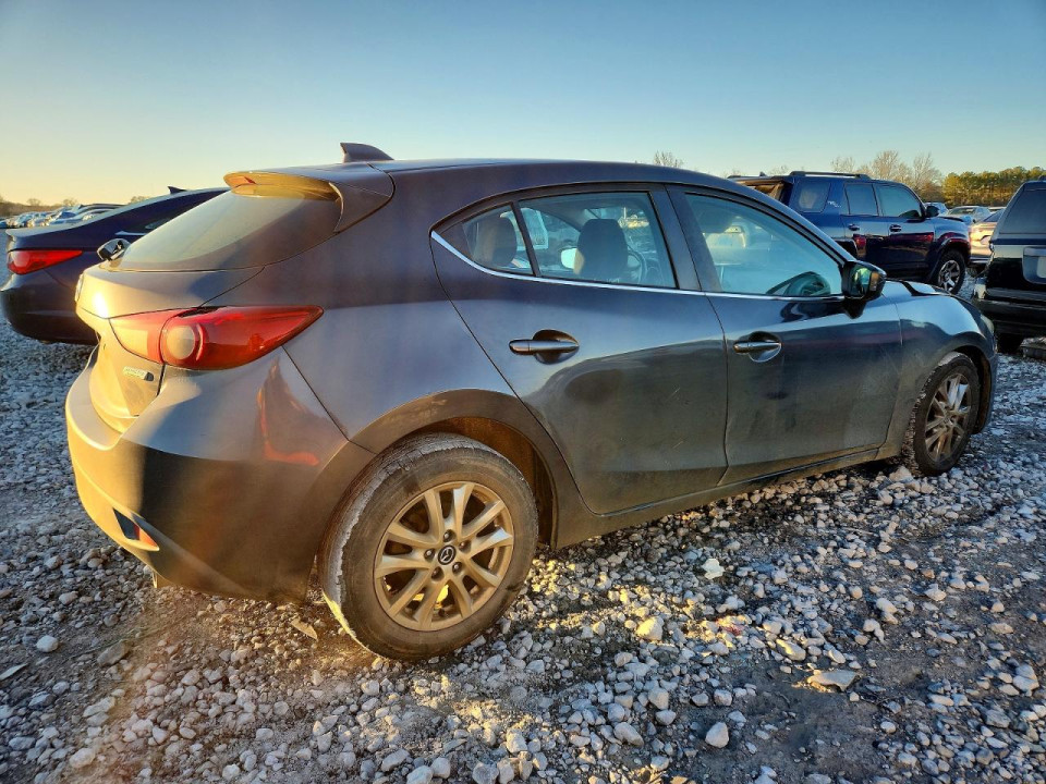 Mazda 3 2015 — Copart