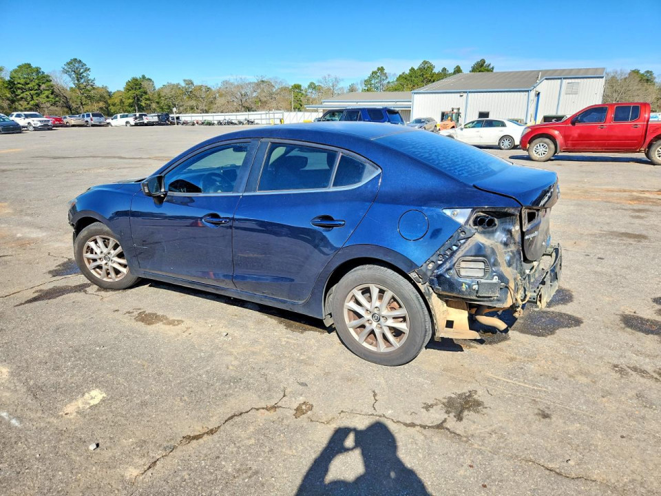 Mazda 3 2016 — Copart