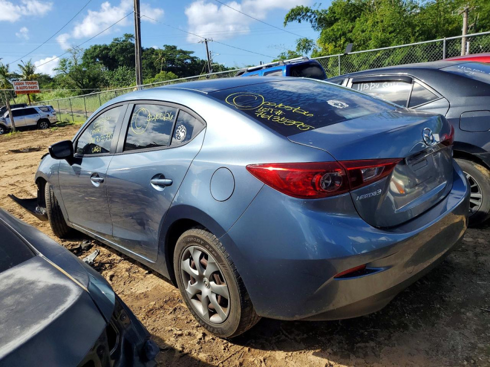 Mazda 3 2016 — Copart