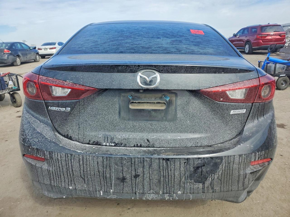 Mazda 3 2016 — Copart