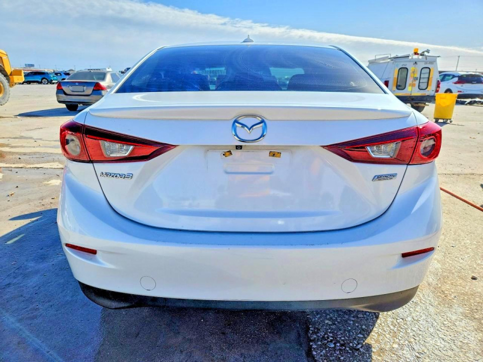 Mazda 3 2016 — Copart