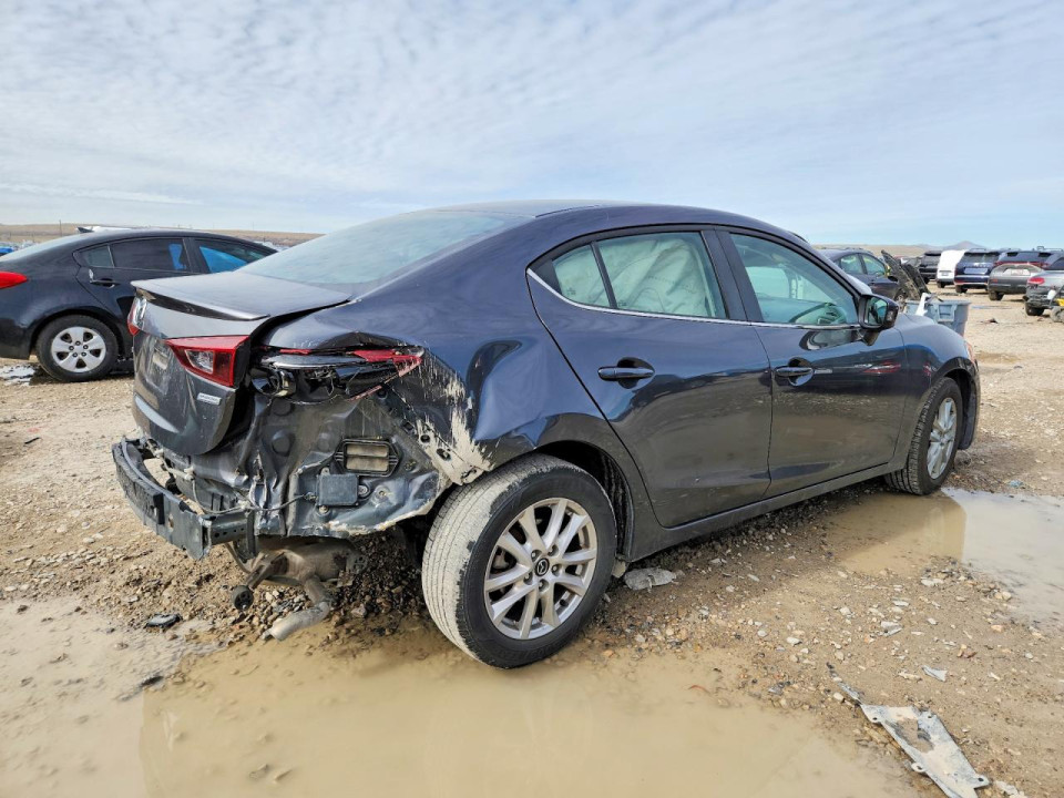 Mazda 3 2015 — Copart