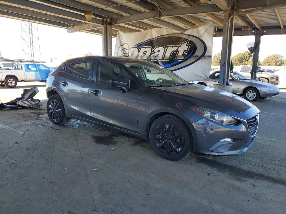 Mazda 3 2016 — Copart