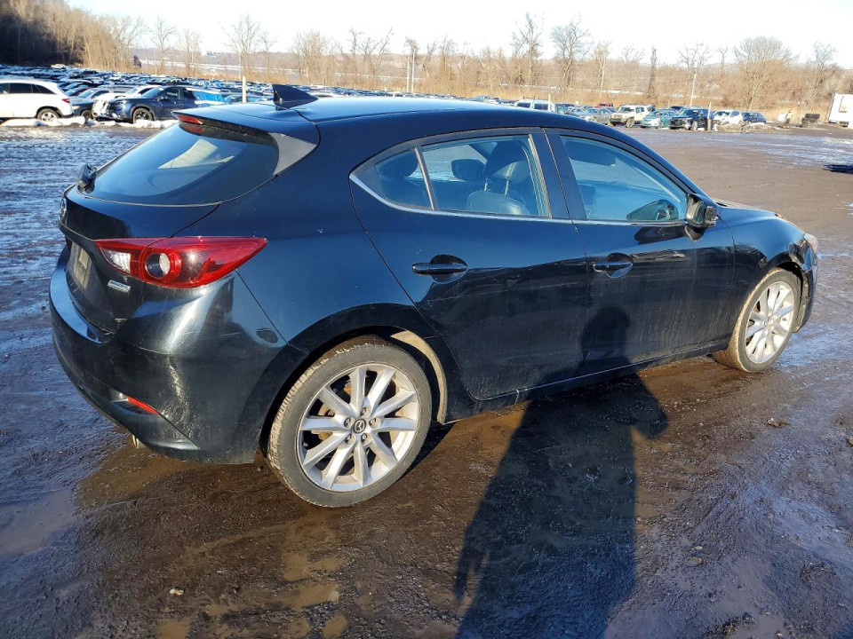 Mazda 3 2017 — Copart