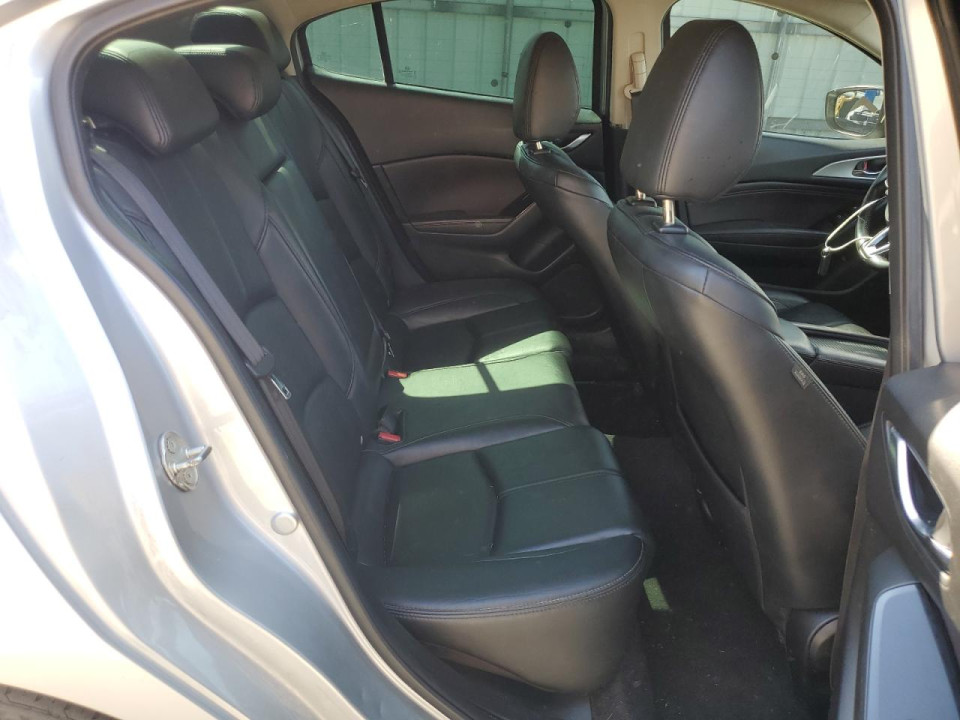 Mazda 3 2017 — Copart