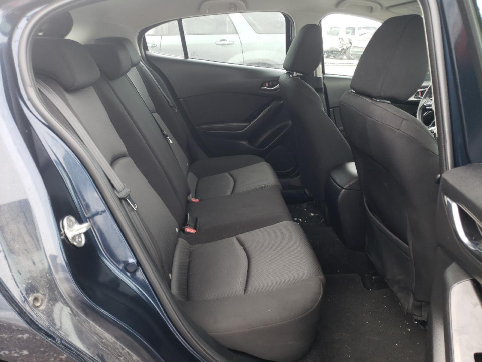 Mazda 3 2017 — Copart