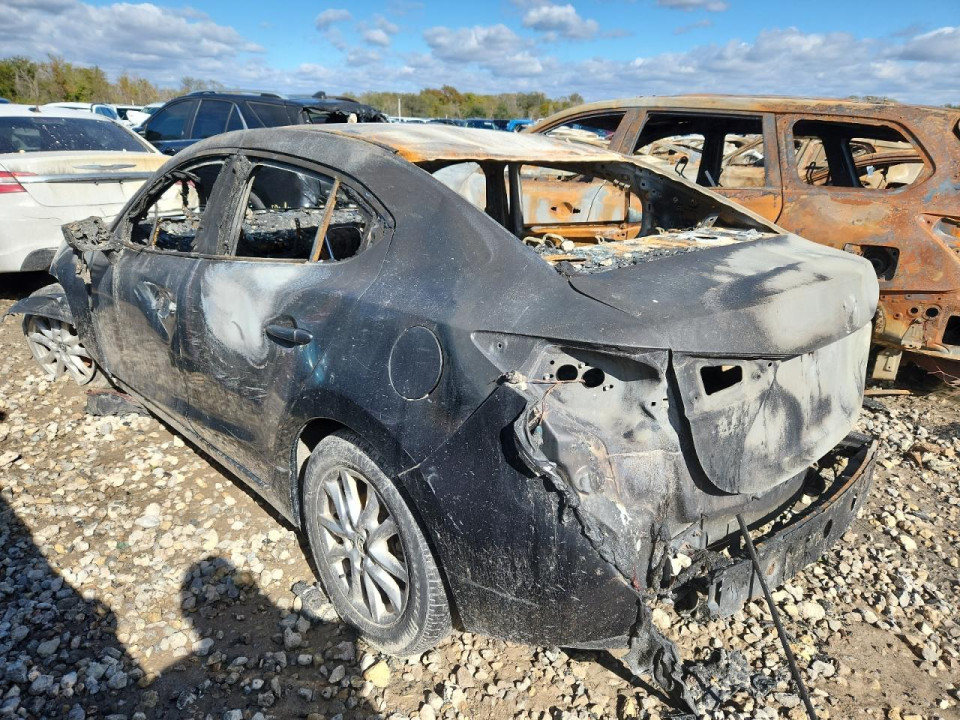 Mazda 3 2016 — Copart