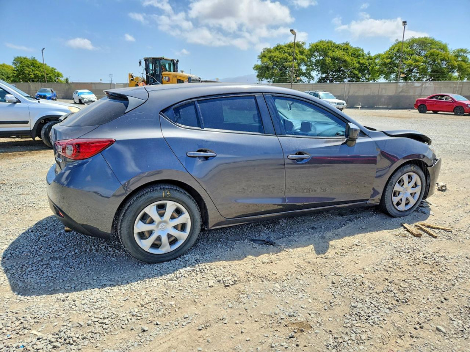 Mazda 3 2015 — Copart
