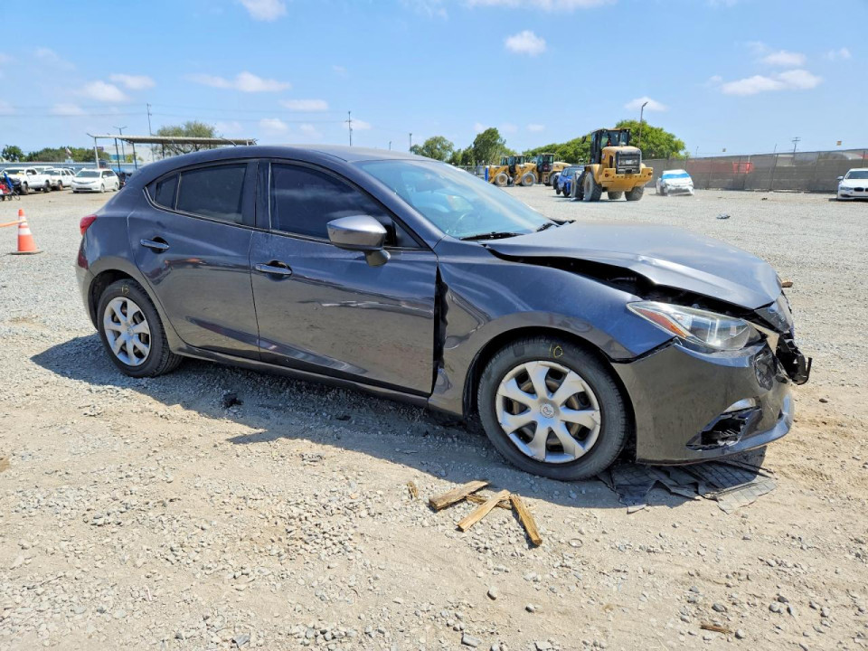 Mazda 3 2015 — Copart