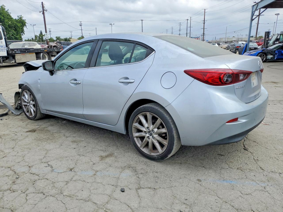 Mazda 3 2017 — Copart