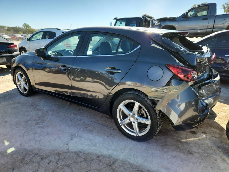 Mazda 3 2017 — Copart