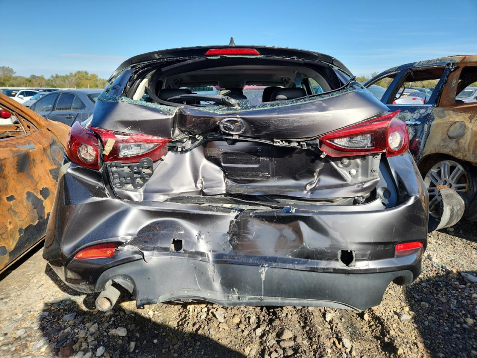 Mazda 3 2017 — Copart