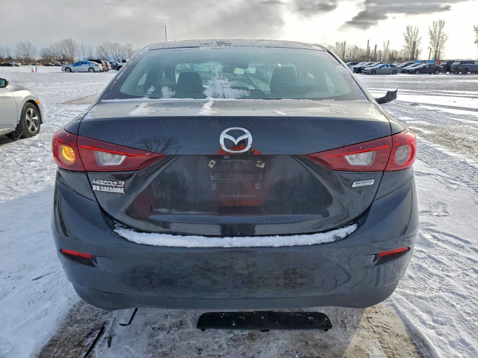 Mazda 3 2018 — Copart