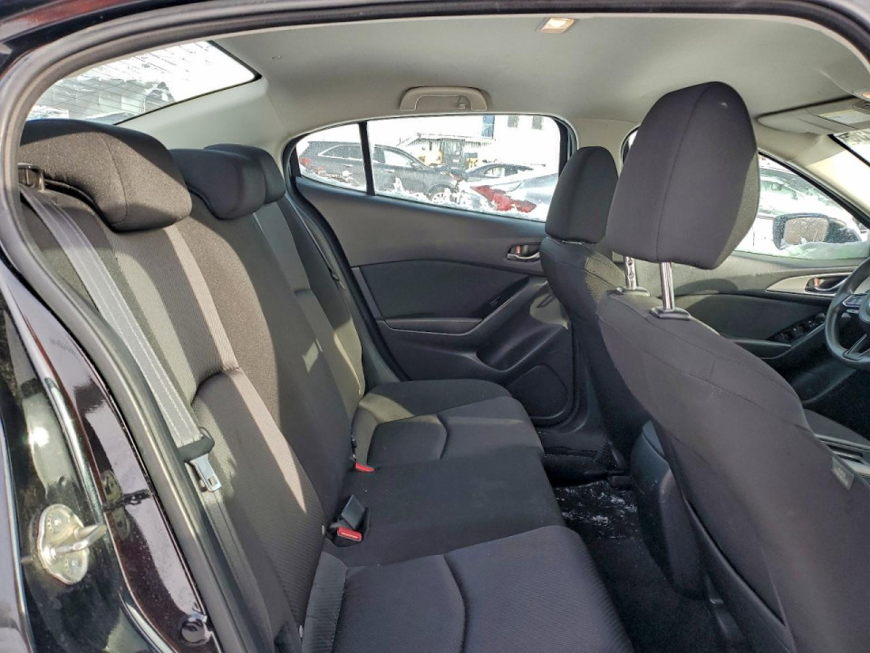 Mazda 3 2018 — Copart