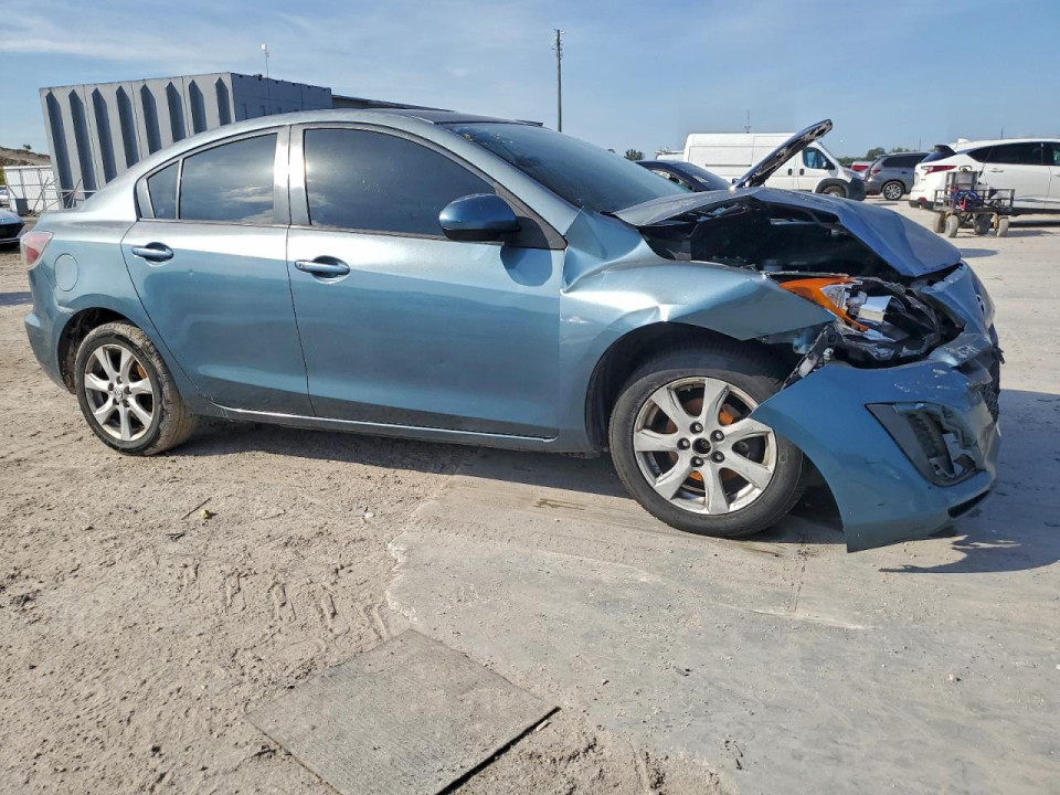 Mazda 3 2011 — Copart