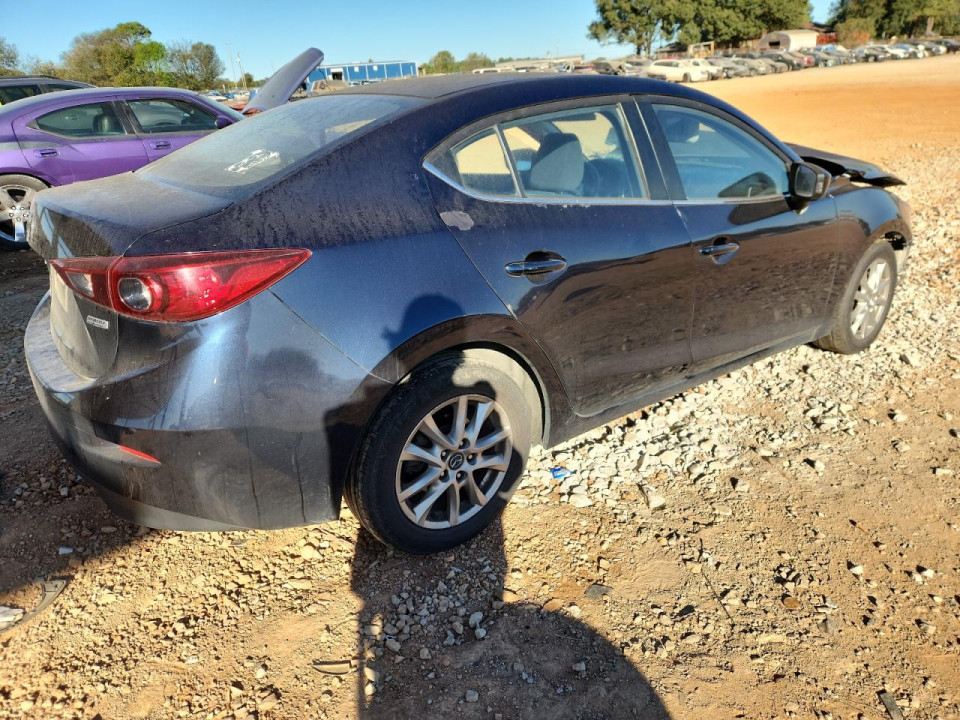 Mazda 3 2016 — Copart