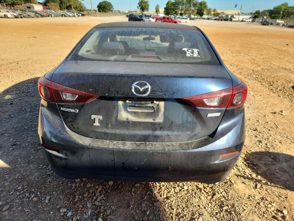 Mazda 3 2016 — Copart