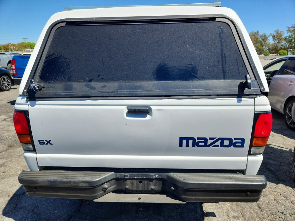 Mazda B2500 2000 — Copart