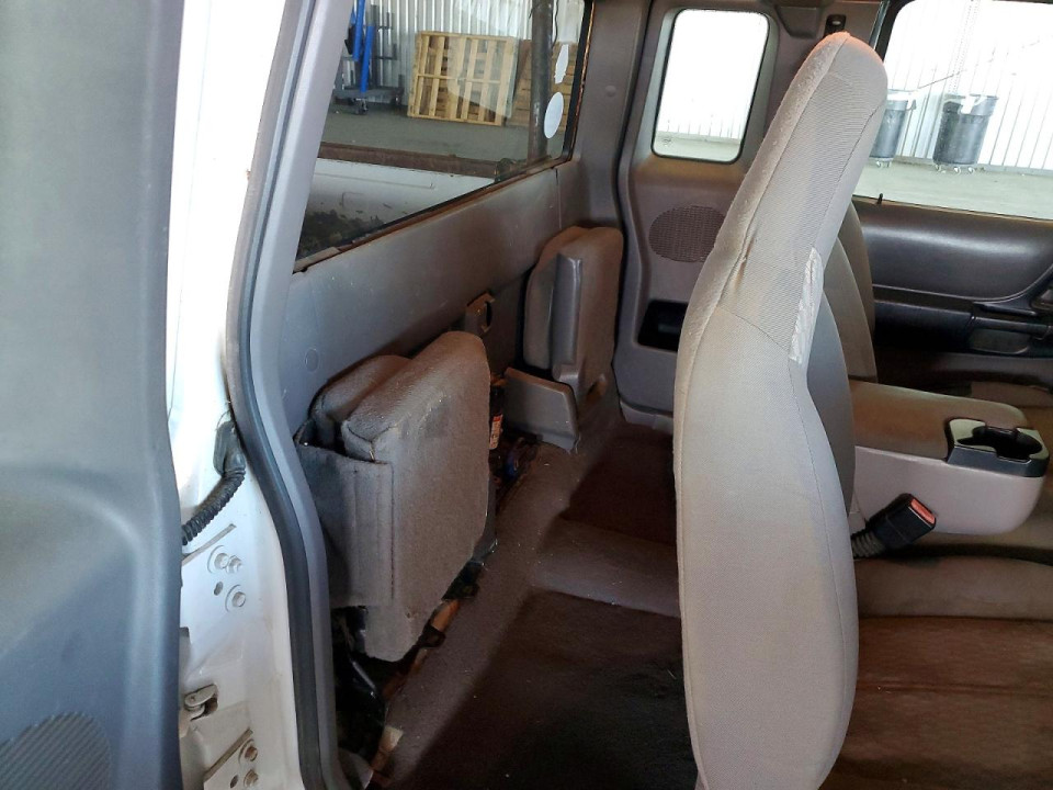 Mazda B3000 2003 — Copart