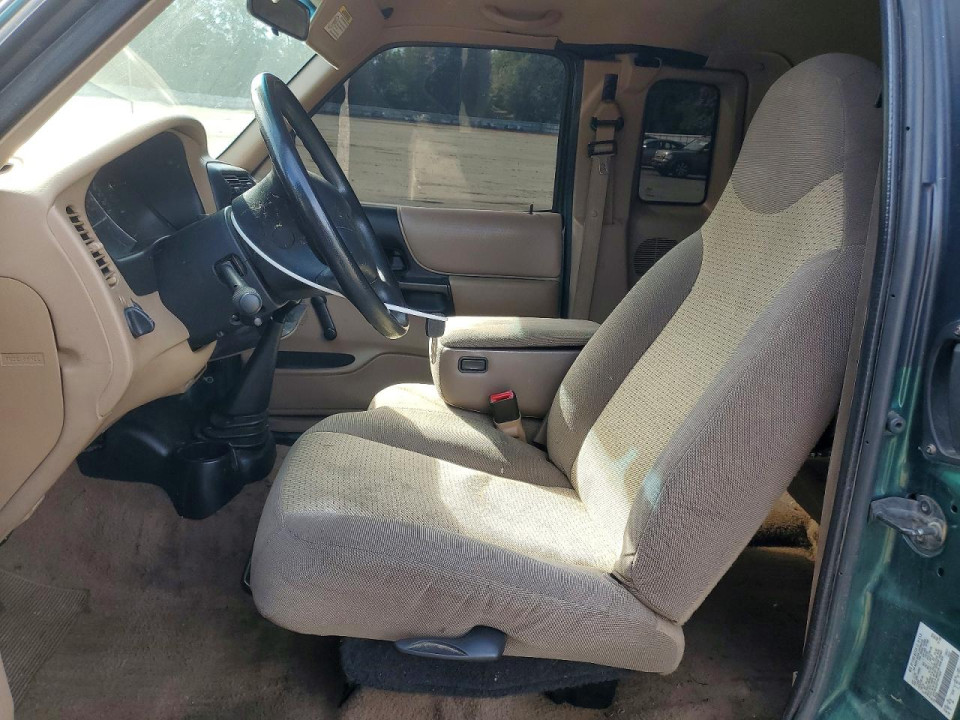 Mazda B3000 2000 — Copart