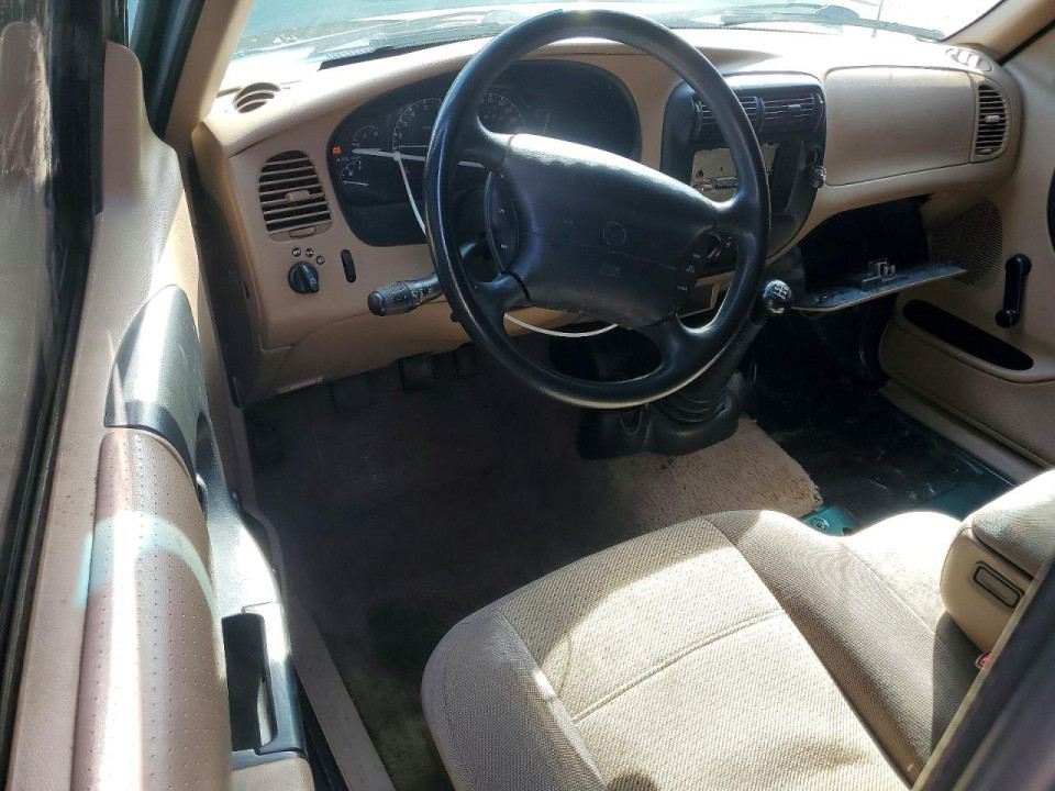 Mazda B3000 2000 — Copart