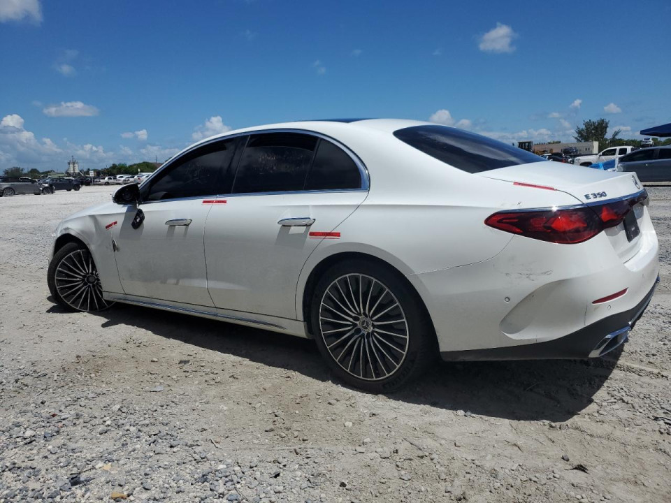 Mercedes-Benz E-CLASS 2024 — Copart