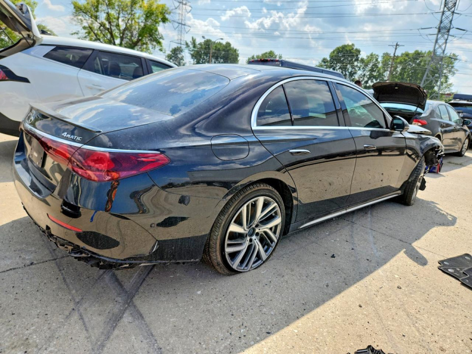 Mercedes-Benz E-CLASS 2024 — Copart