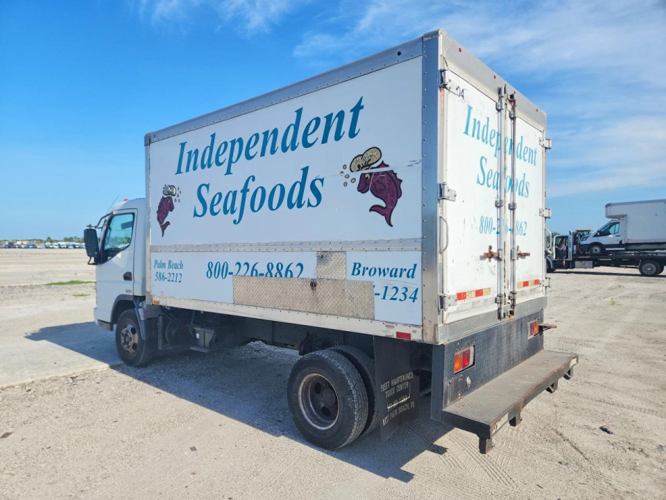 Mitsubishi FUSO FE84D REFRIGERATED BOX TRUCK 2007 — Copart