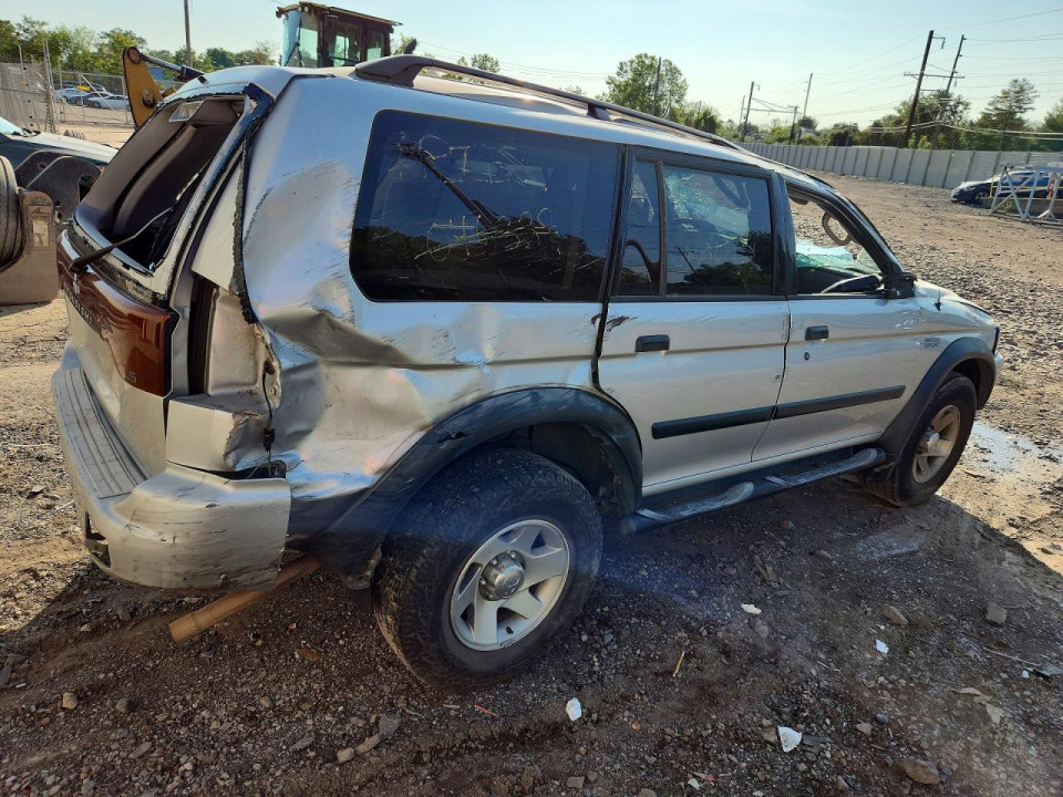 Mitsubishi MONTERO 2003 — Copart