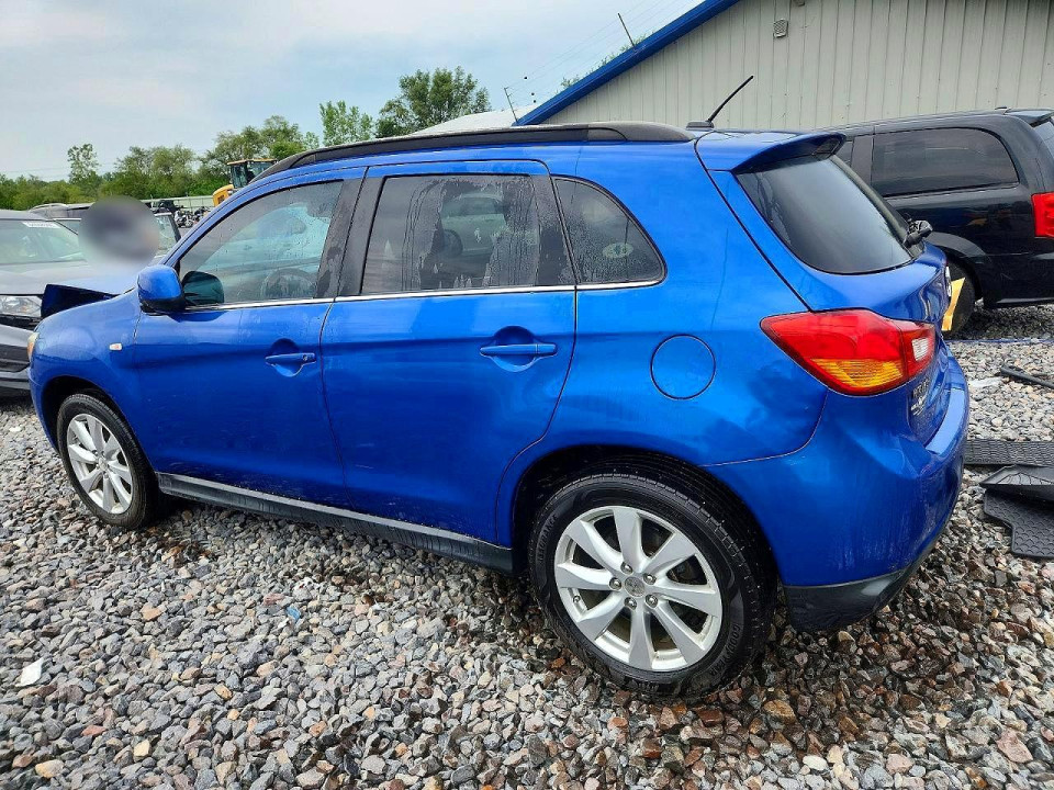 Mitsubishi OUTLANDER 2015 — Copart