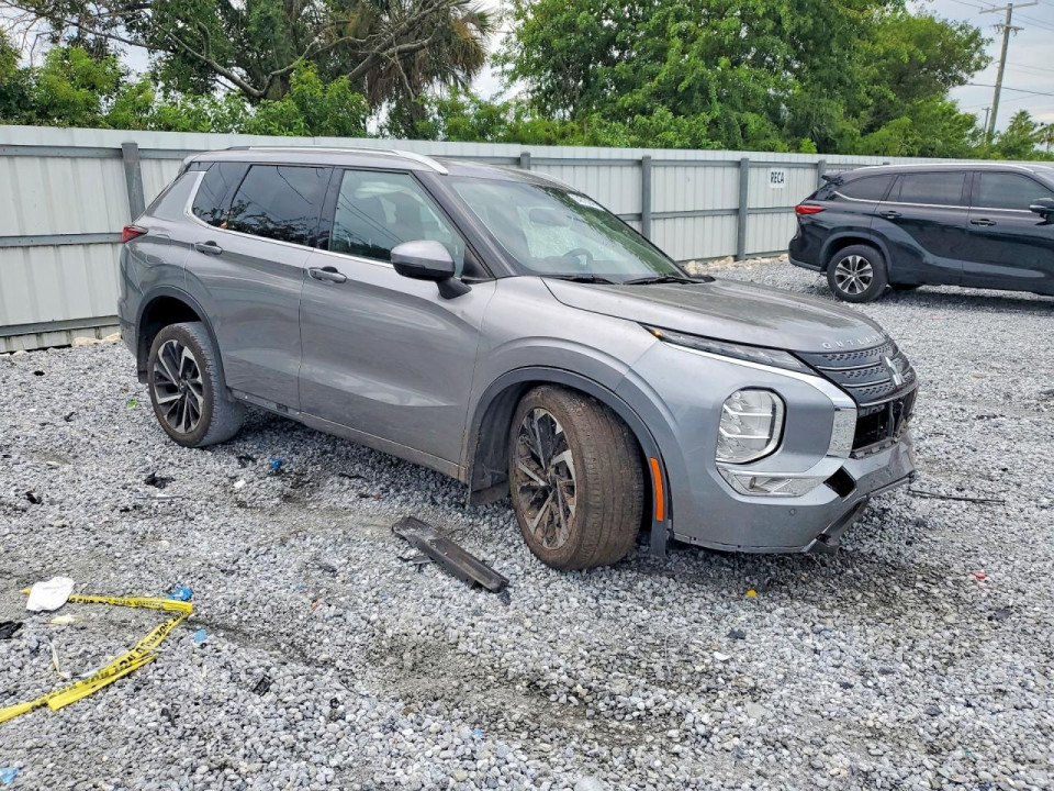 Mitsubishi OUTLANDER 2023 — Copart