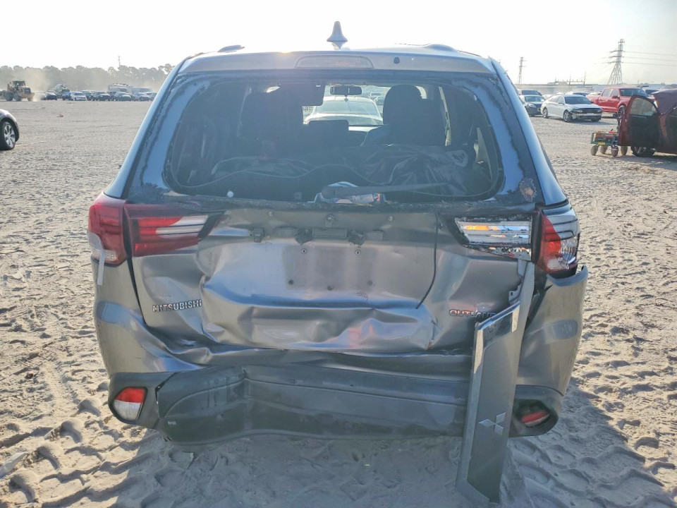 Mitsubishi OUTLANDER 2018 — Copart