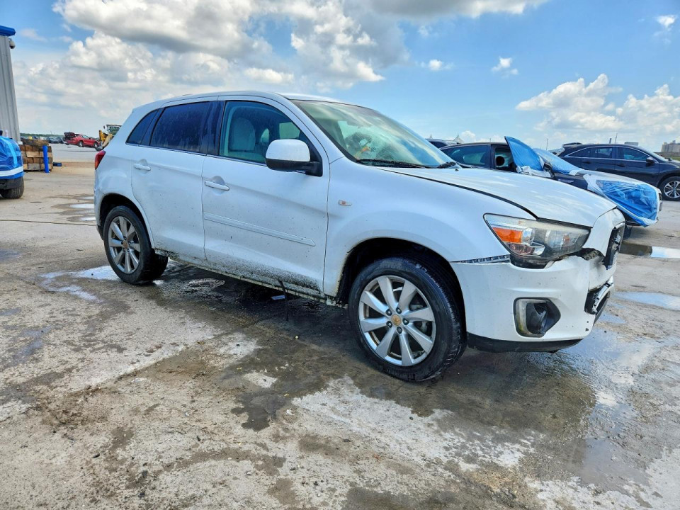 Mitsubishi OUTLANDER 2015 — Copart