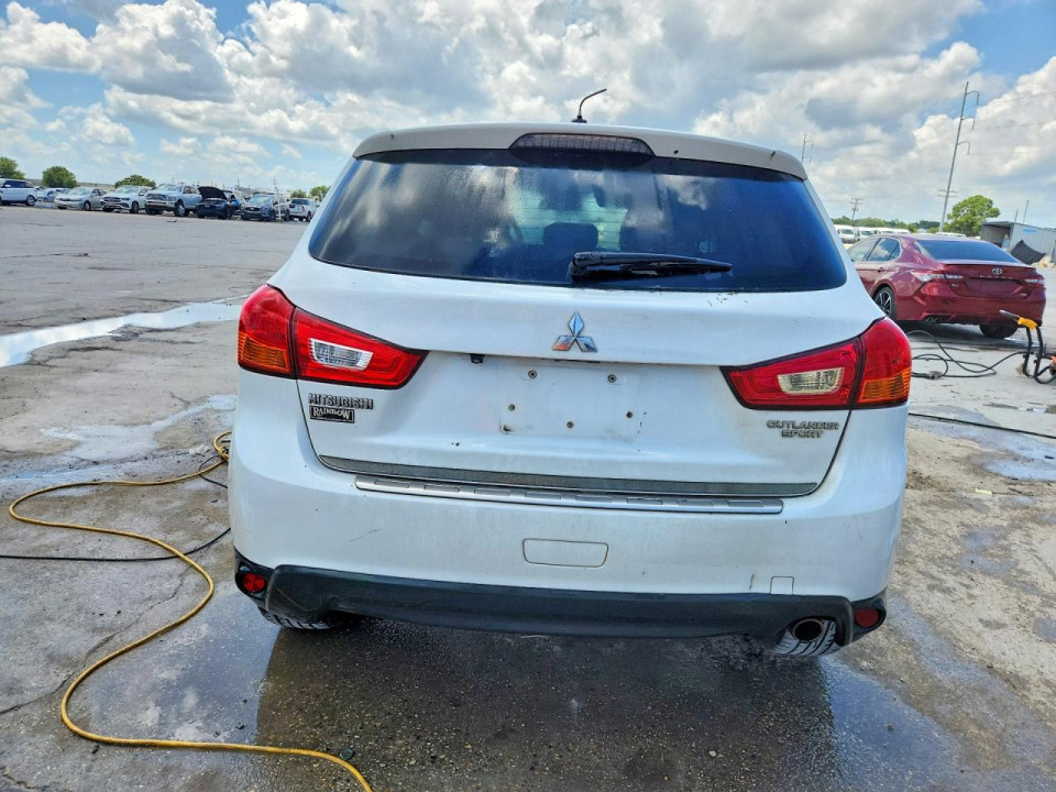 Mitsubishi OUTLANDER 2015 — Copart