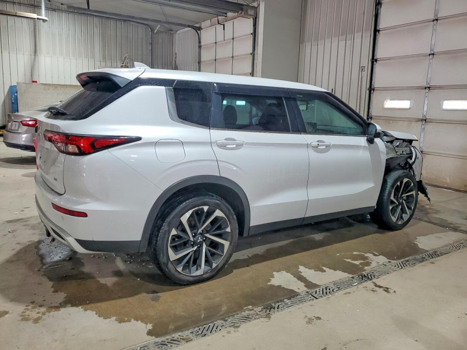 Mitsubishi OUTLANDER 2023 — Copart