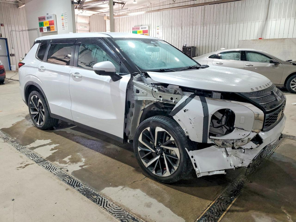 Mitsubishi OUTLANDER 2023 — Copart