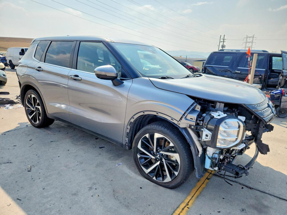 Mitsubishi OUTLANDER 2023 — Copart