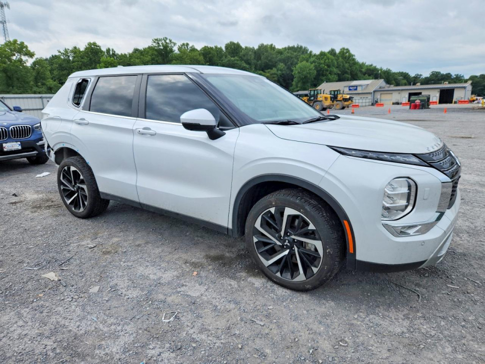 Mitsubishi OUTLANDER 2024 — Copart