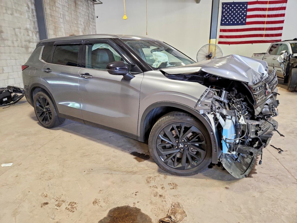 Mitsubishi OUTLANDER 2023 — Copart