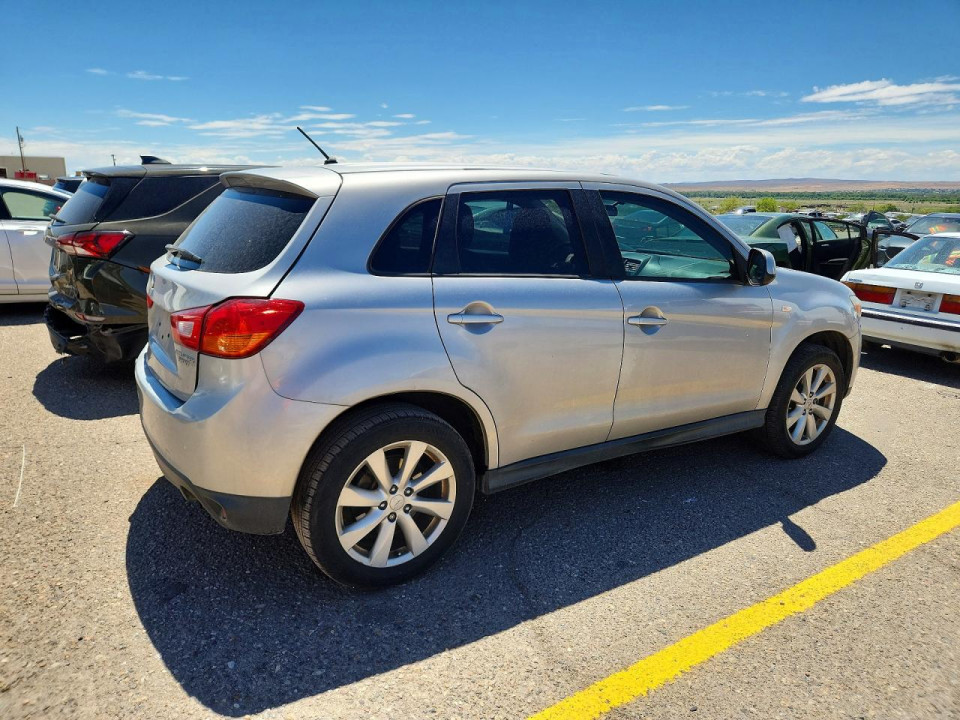 Mitsubishi OUTLANDER 2015 — Copart