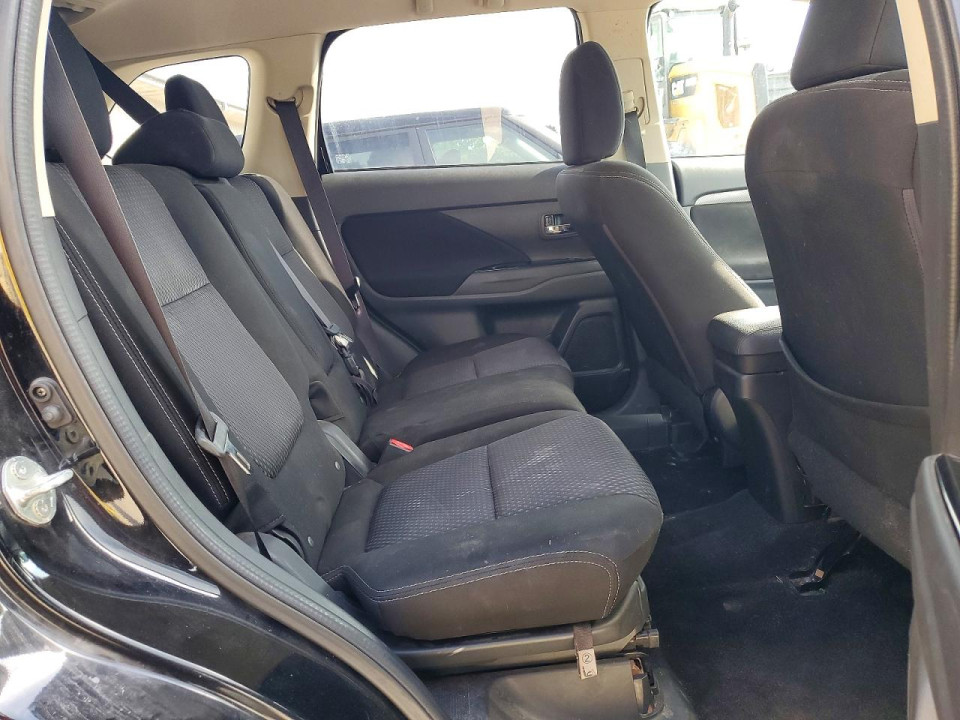 Mitsubishi OUTLANDER 2016 — Copart