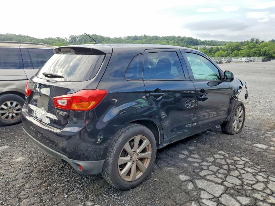 Mitsubishi OUTLANDER 2015 — Copart