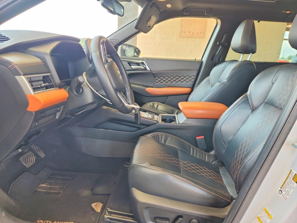 Mitsubishi OUTLANDER 2023 — Copart