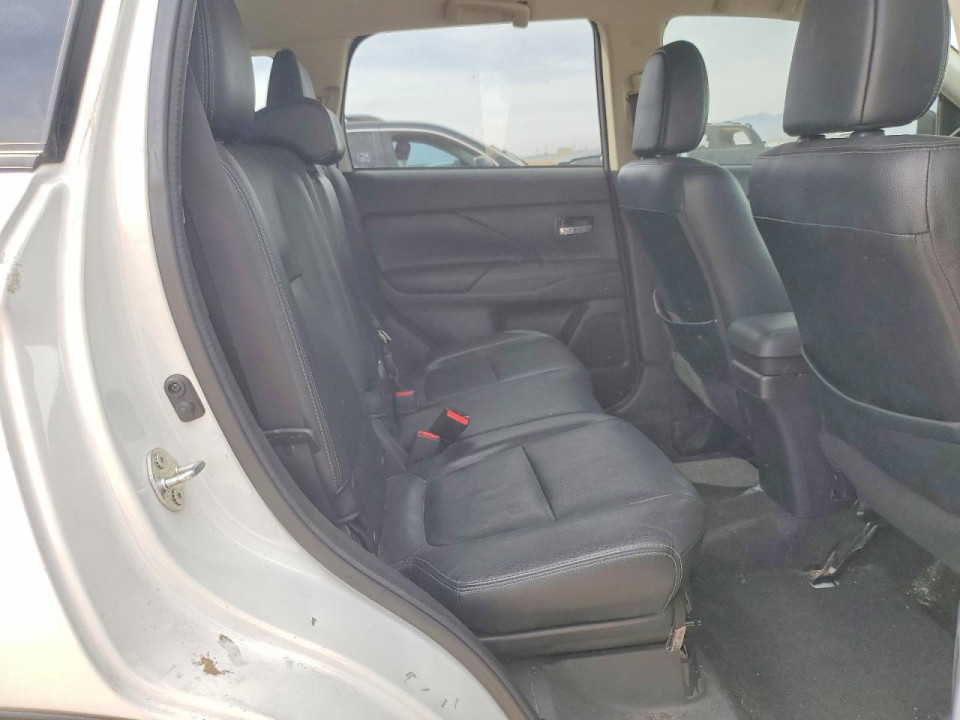 Mitsubishi OUTLANDER 2016 — Copart