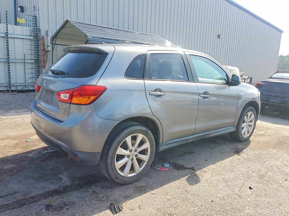 Mitsubishi OUTLANDER 2015 — Copart