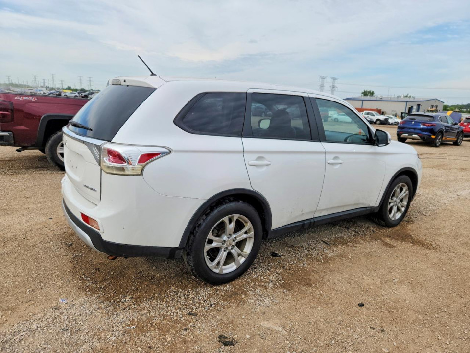 Mitsubishi OUTLANDER 2015 — Copart