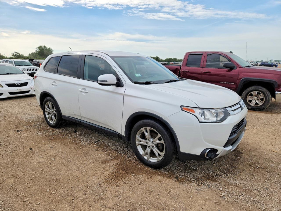 Mitsubishi OUTLANDER 2015 — Copart