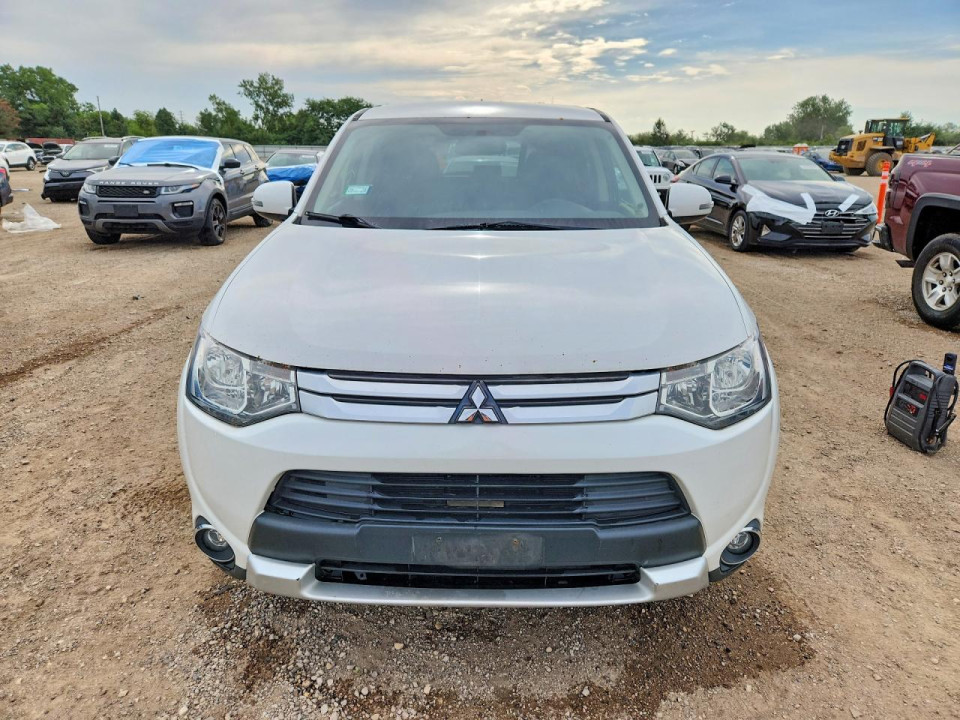 Mitsubishi OUTLANDER 2015 — Copart